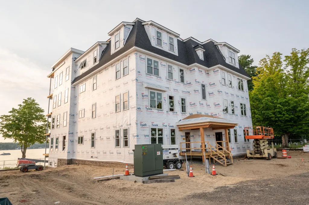 1336 Union Avenue Laconia NH 03246