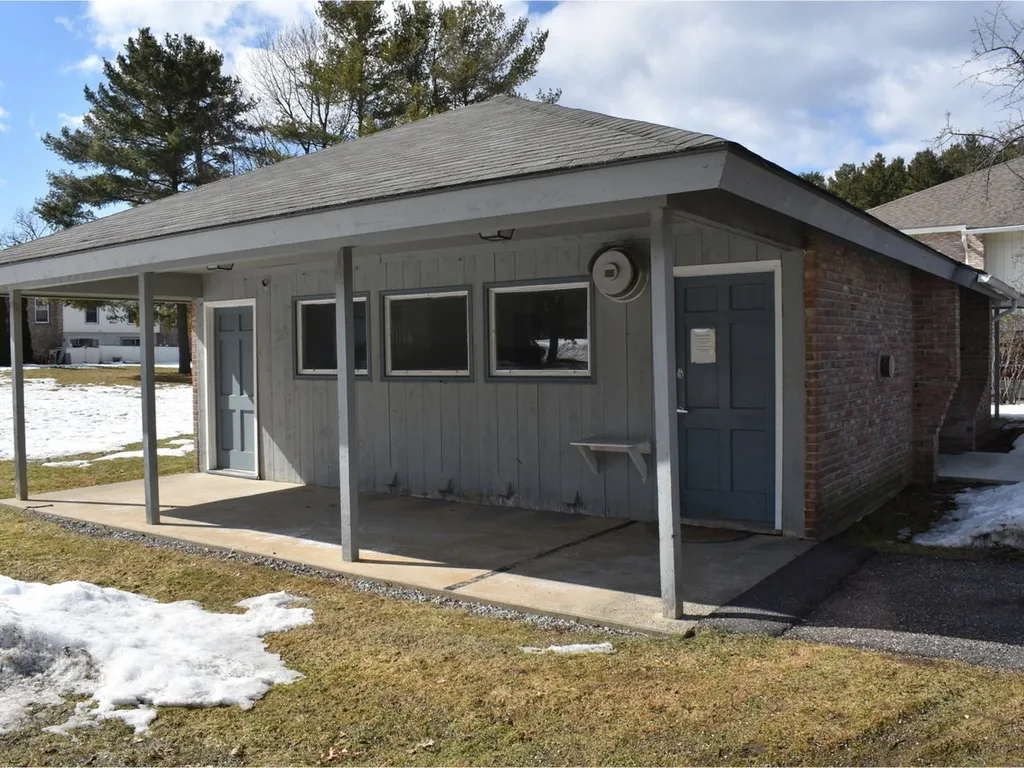 80 Ledgewood Circle Burlington VT 05401