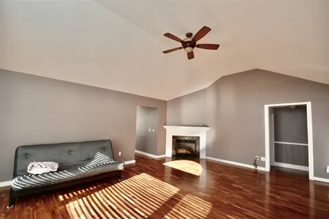 1462 King Hill Road New London NH 03257