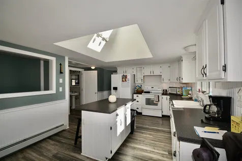 1462 King Hill Road New London NH 03257