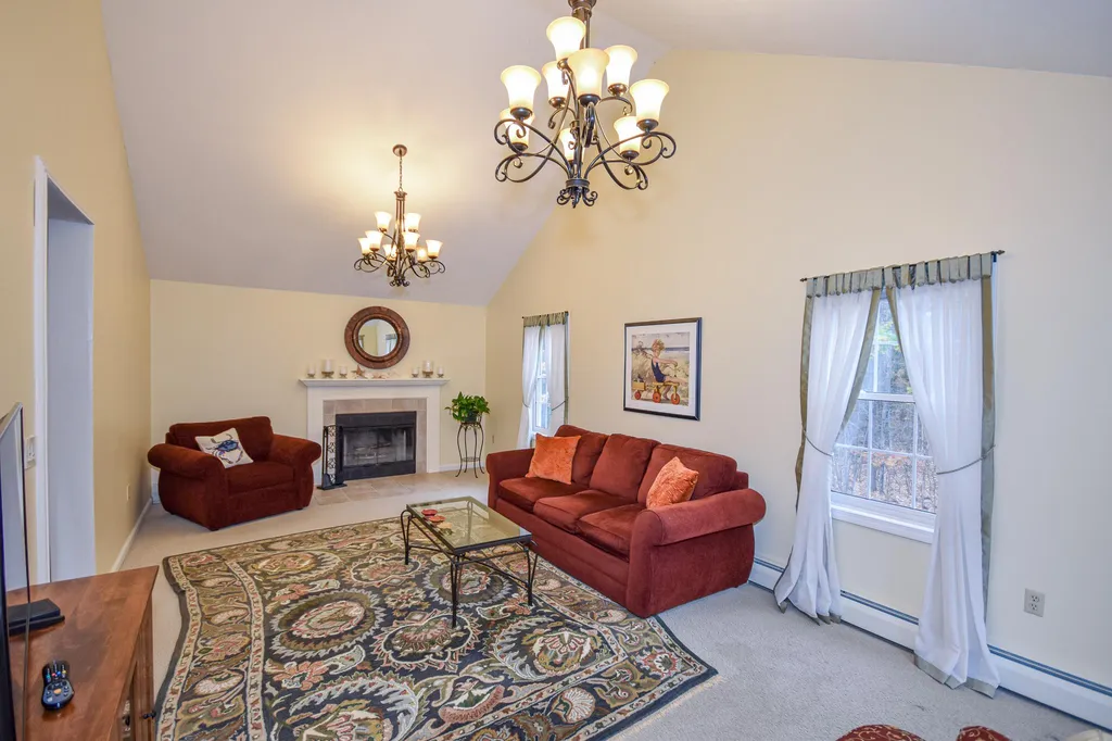 28 Clover Lane Barrington NH 03825