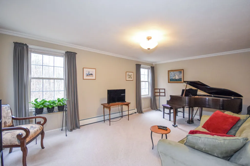 28 Clover Lane Barrington NH 03825
