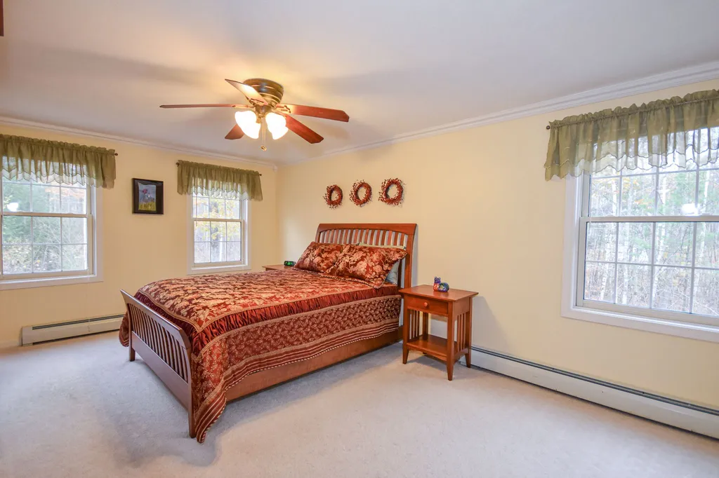 28 Clover Lane Barrington NH 03825