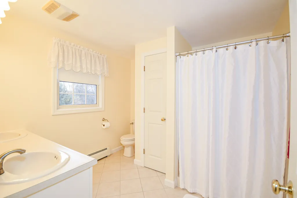 28 Clover Lane Barrington NH 03825