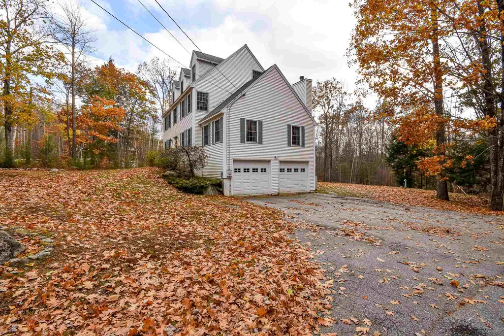 28 Clover Lane Barrington NH 03825