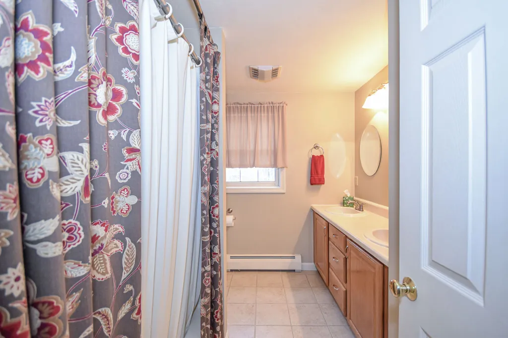 28 Clover Lane Barrington NH 03825
