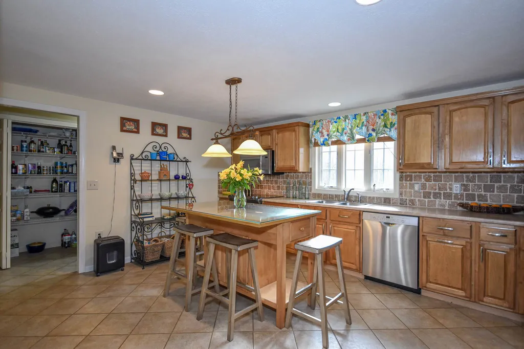 28 Clover Lane Barrington NH 03825