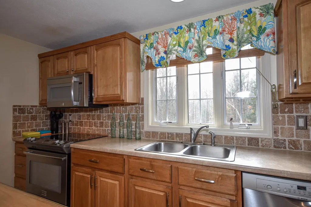 28 Clover Lane Barrington NH 03825