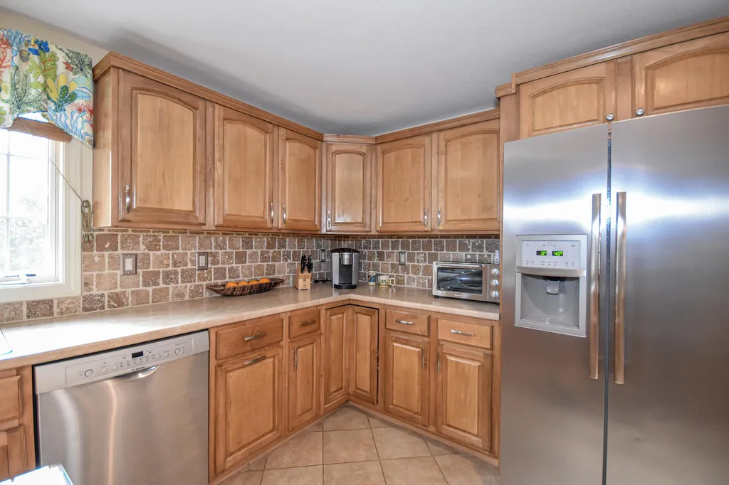 28 Clover Lane Barrington NH 03825