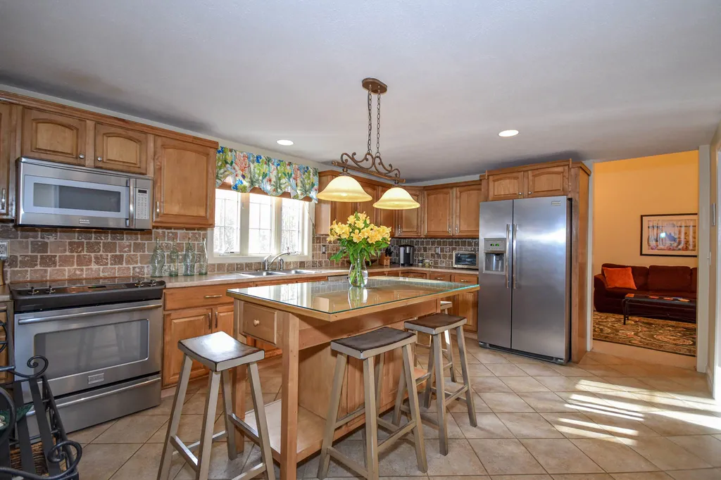 28 Clover Lane Barrington NH 03825