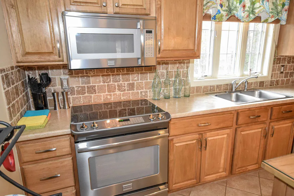 28 Clover Lane Barrington NH 03825