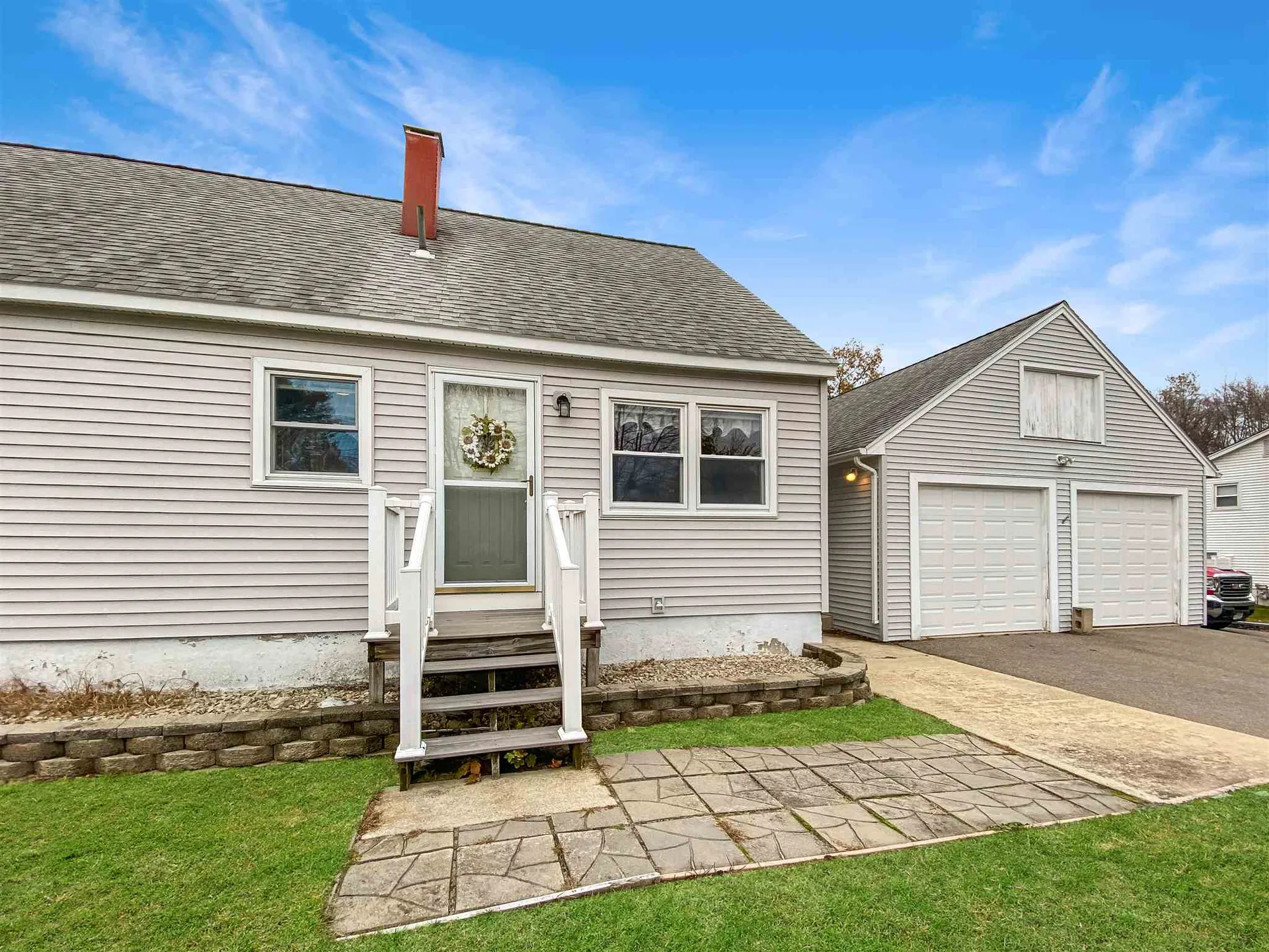 12 Lorraine Street Hudson NH 03051
