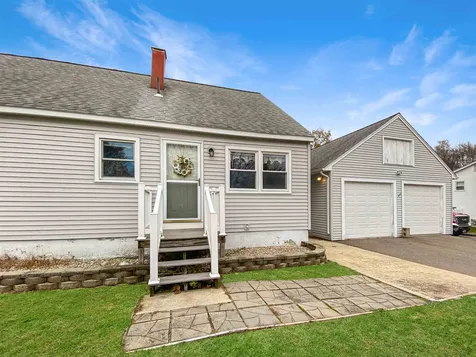 12 Lorraine Street Hudson NH 03051