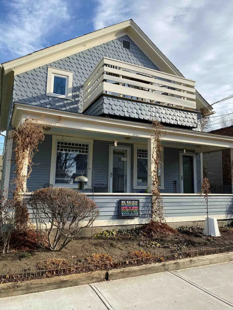 60 Lakeview Terrace Burlington VT 05401