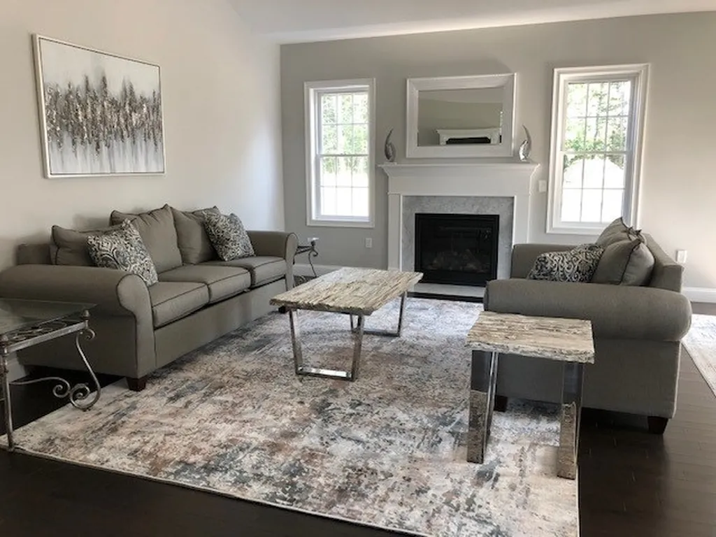 26 Pilgrim Road Londonderry NH 03053