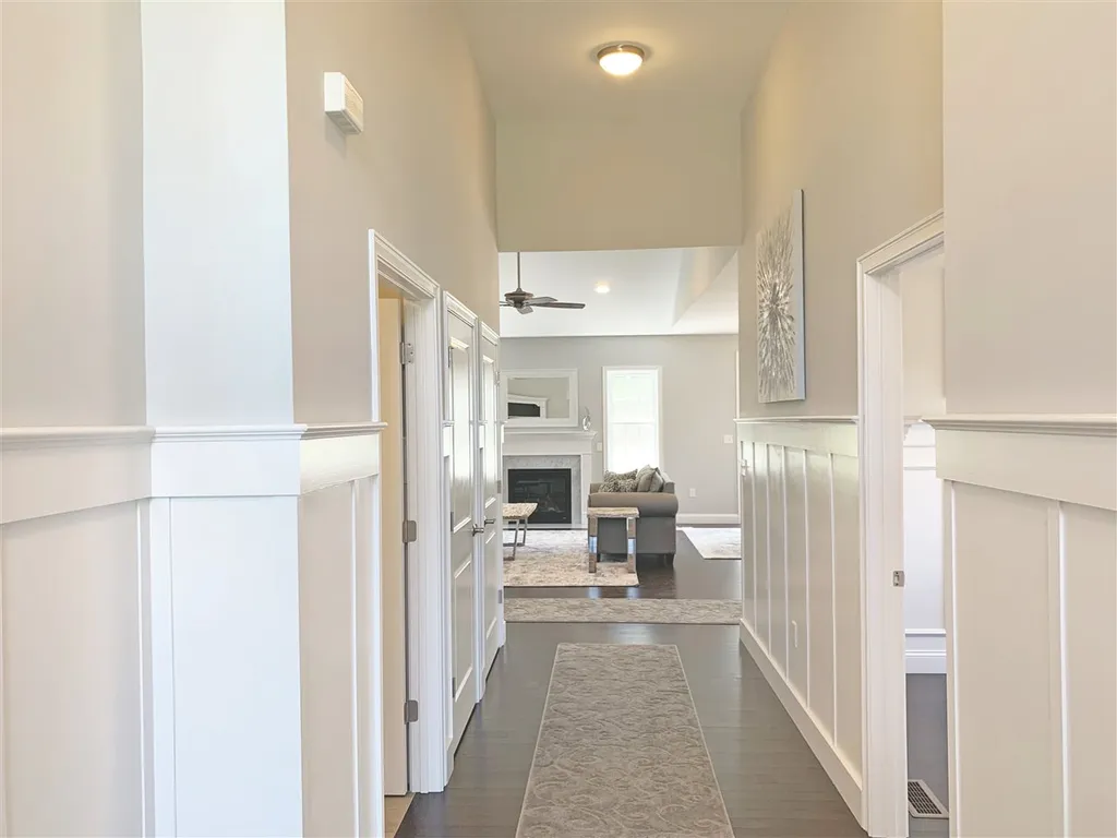 26 Pilgrim Road Londonderry NH 03053