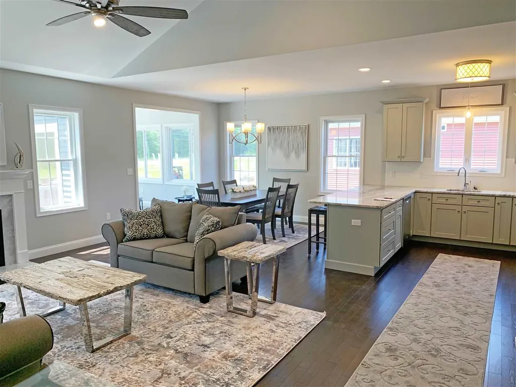 26 Pilgrim Road Londonderry NH 03053