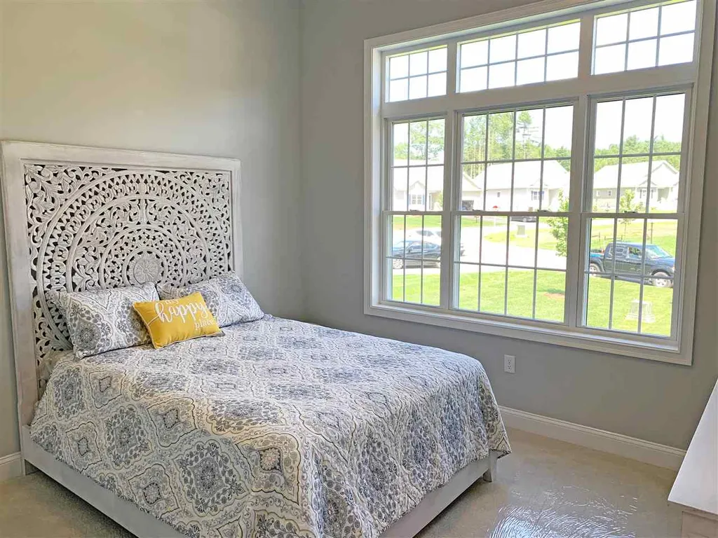 26 Pilgrim Road Londonderry NH 03053