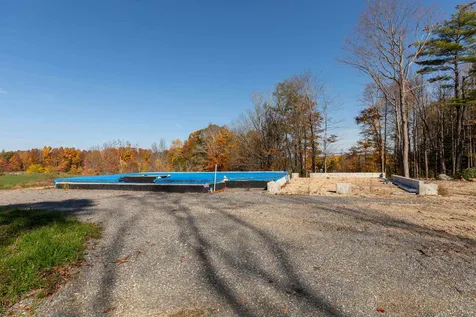 1 Oak Hill Lane Epping NH 03042