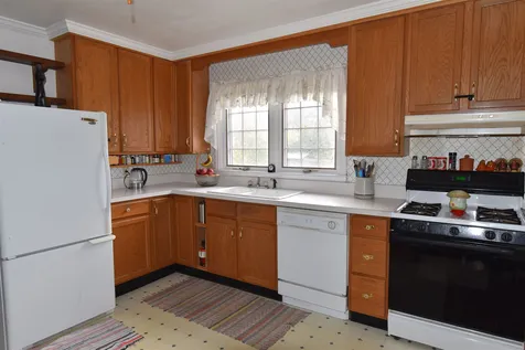 102 Iroquois Avenue Essex VT 05452