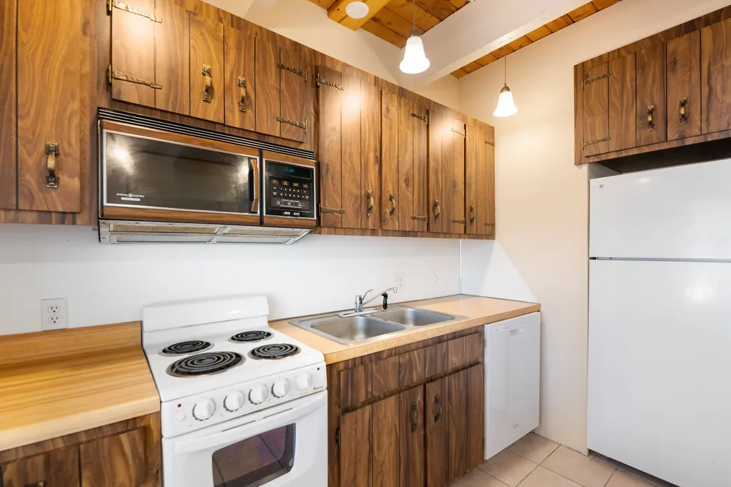 73 Tonset Slope Sunapee NH 03782