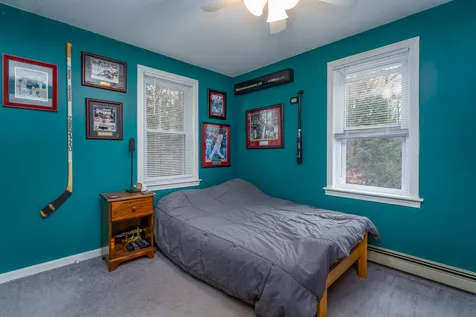 11 Royal Range Road Sandown NH 03873