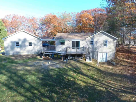 11 Royal Range Road Sandown NH 03873