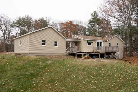 11 Royal Range Road Sandown NH 03873