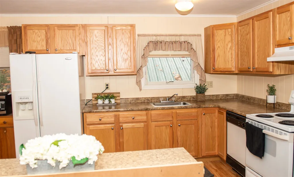 125 Varney Road Barnstead NH 03225