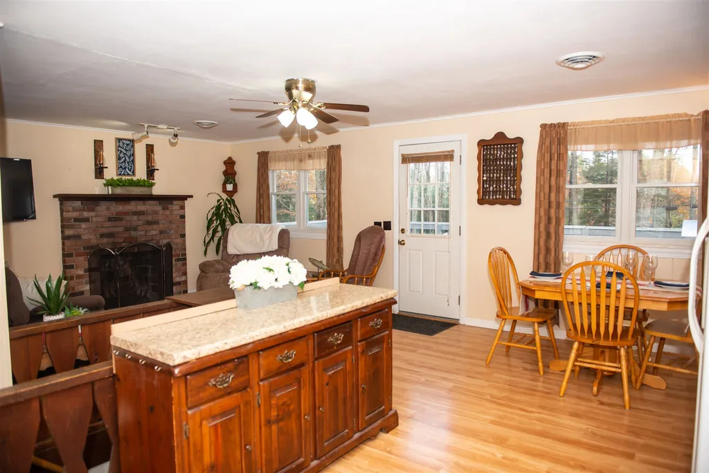 125 Varney Road Barnstead NH 03225