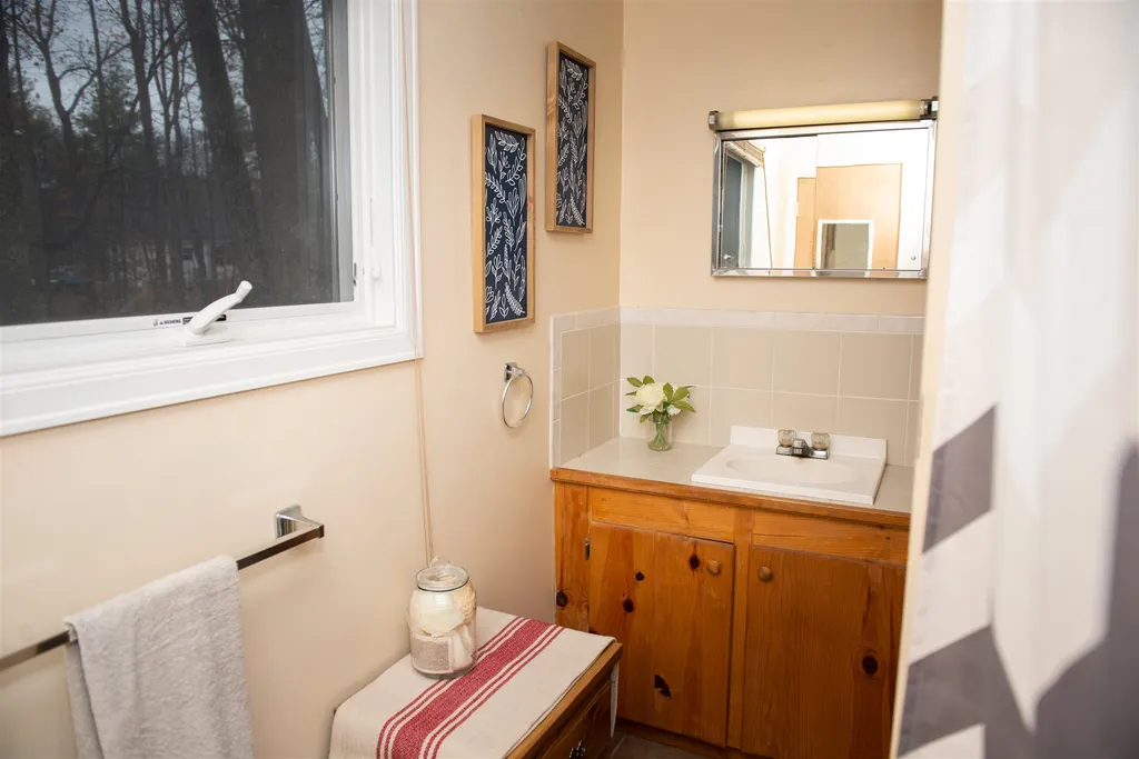 125 Varney Road Barnstead NH 03225