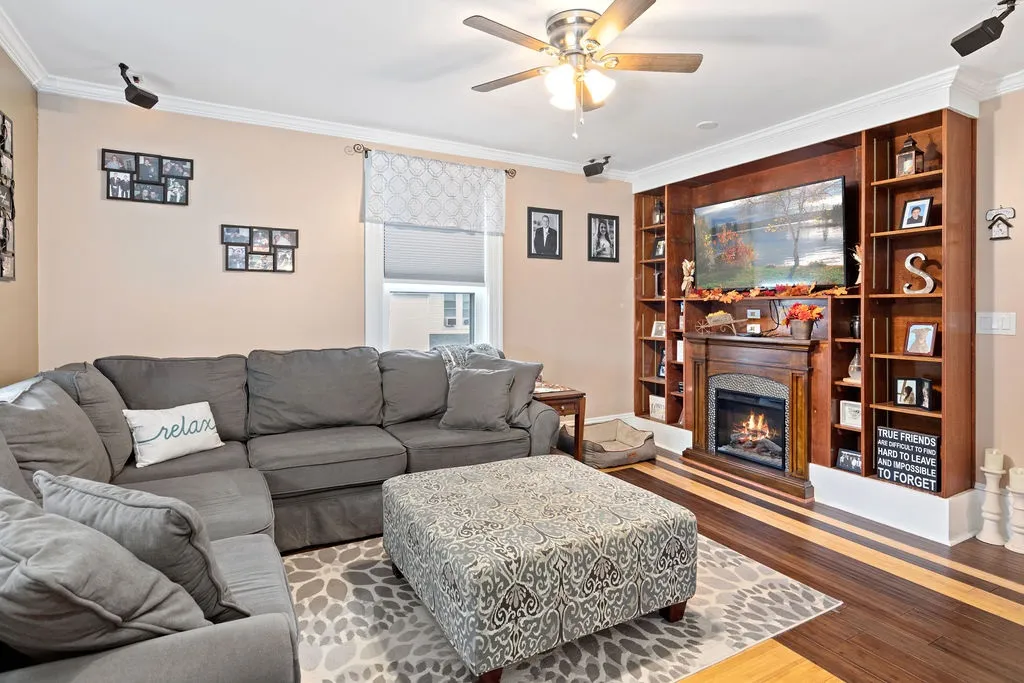 8 Oak Street Derry NH 03038