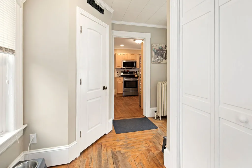 8 Oak Street Derry NH 03038