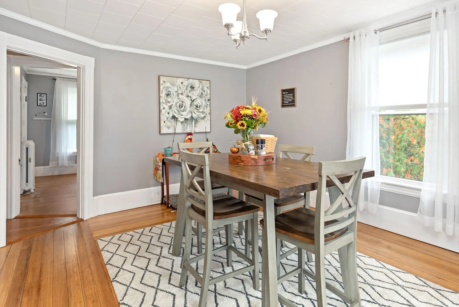 8 Oak Street Derry NH 03038