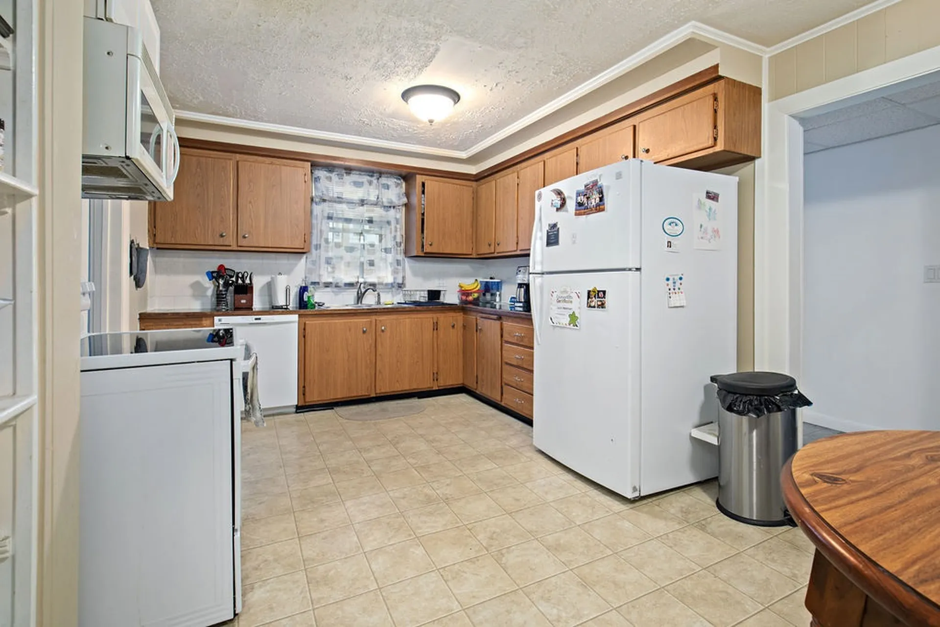 8 Oak Street Derry NH 03038
