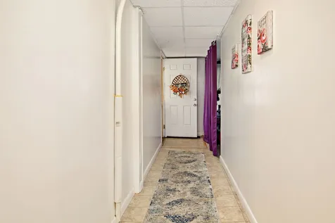 8 Oak Street Derry NH 03038