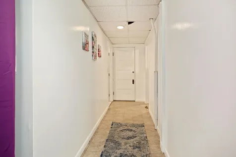8 Oak Street Derry NH 03038