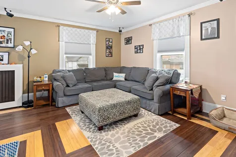 8 Oak Street Derry NH 03038