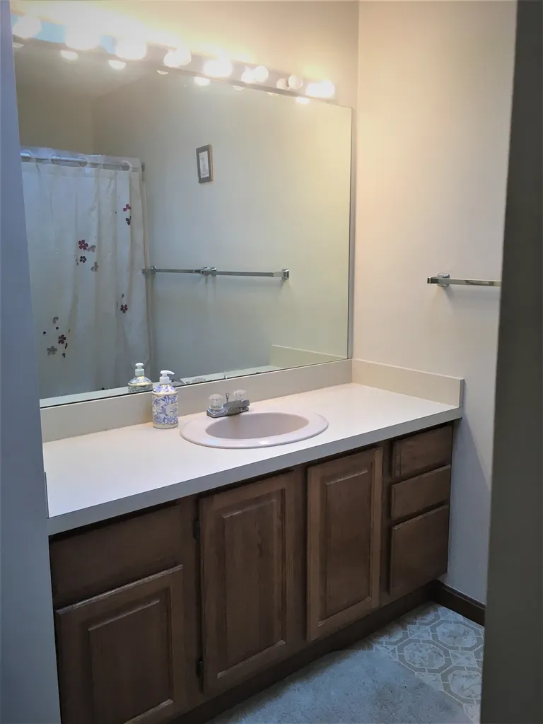 41 Woodbury Drive Bristol NH 03222