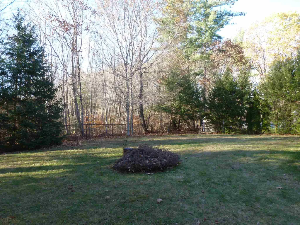 18 Lamprey Village Drive Epping NH 03042