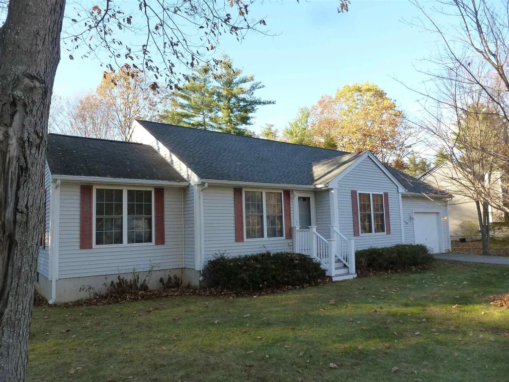 18 Lamprey Village Drive Epping NH 03042