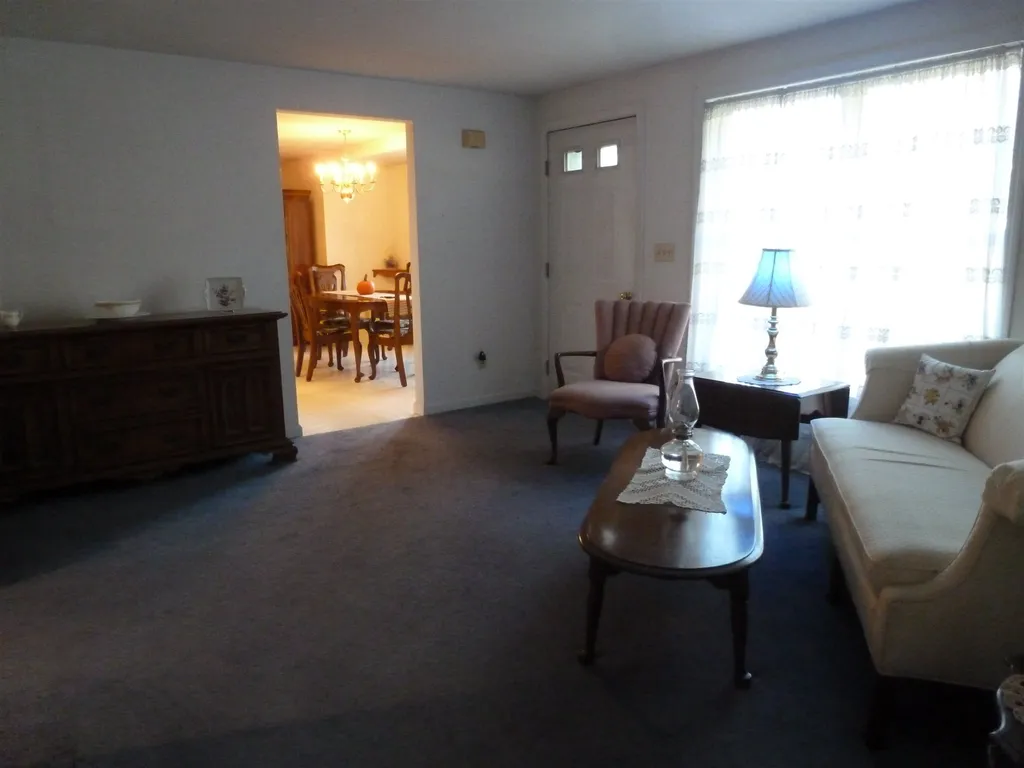 18 Lamprey Village Drive Epping NH 03042
