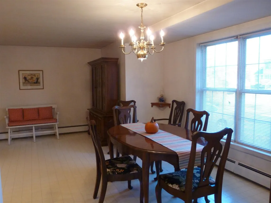 18 Lamprey Village Drive Epping NH 03042