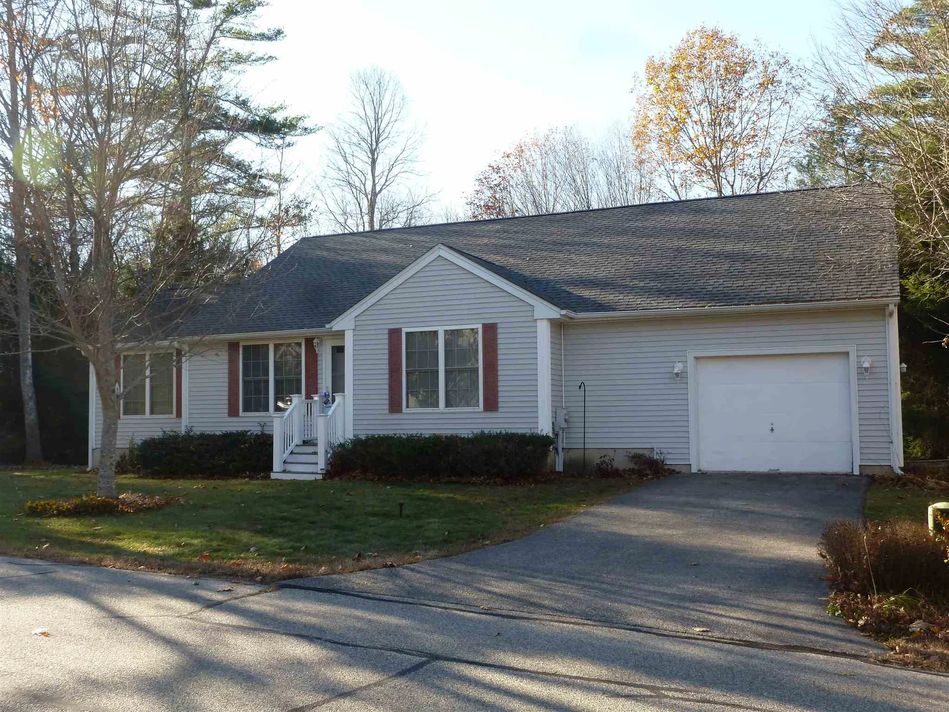 18 Lamprey Village Drive Epping NH 03042