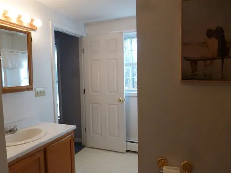 18 Lamprey Village Drive Epping NH 03042