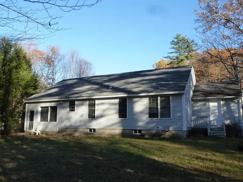 18 Lamprey Village Drive Epping NH 03042