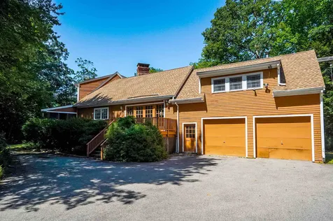 371 South Road Brentwood NH 03833