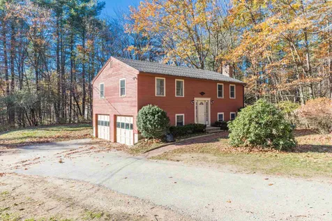 29 Peaslee Road Rochester NH 03867-4524