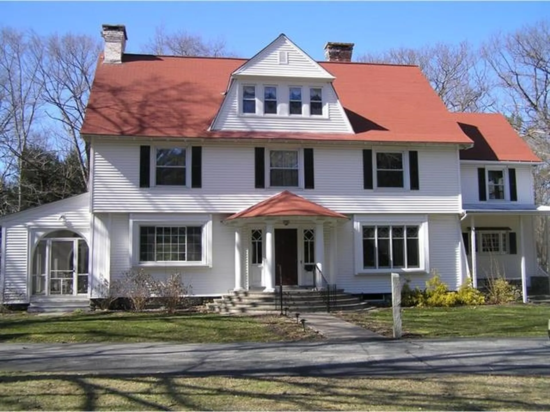 4 Foster Place Claremont NH 03743