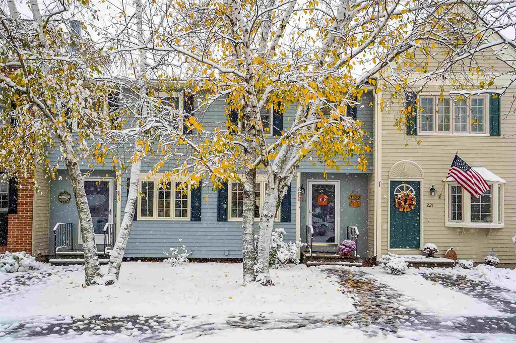 222 Fox Hollow Drive Hudson NH 03051